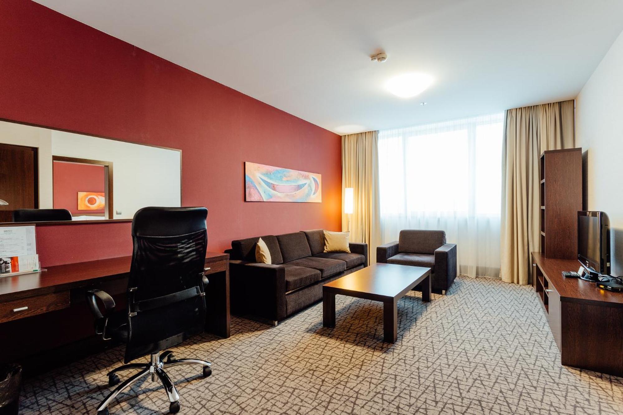 Holiday Inn Zilina, An Ihg Hotel Bagian luar foto